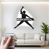 Cartel de metal personalizado con luz LED de lanzadora de softbol, regalo personalizado para atletas, decoración para sala de deportes