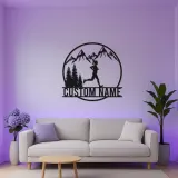 Cartel LED de corredora de montaña femenina | Arte de metal personalizado de montaña | Regalo personalizado para corredores y atletas