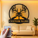 Panneau LED en métal personnalisé tête de cerf | Décor de chalet avec fusils croisés | Décoration murale de chasse sur mesure | Cadeau pour homme