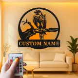 Insegna LED in metallo con falco personalizzata | Arte murale con rapace personalizzata | Decorazione retroilluminata per esterni e logo aziendale | Regalo per amanti della fauna