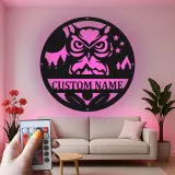 Insegna in metallo con gufo reale | Arte murale LED con nome personalizzato | Decorazione rustica su misura per baita e lodge per lui