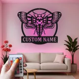 Cartel LED de polilla de cabeza de muerte personalizado | Arte mural de metal | Silueta de polilla de calavera | Regalo para habitación de Dark Academia