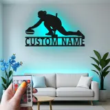 Personalisierte LED-Metall-Wandkunst mit Curling-Spieler – Sportgeschenk für Curling-Fans, Deko fürs Spielzimmer