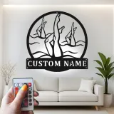 Panneau de natation synchronisée | Décoration murale en métal LED personnalisée | Plaque de nom de nageur personnalisée | Cadeau pour l'équipe de natation