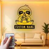 Décoration murale en métal personnalisée avec paresseux mangeant de la pizza et rétroéclairage LED - Cadeau amusant pour les amateurs de pizza
