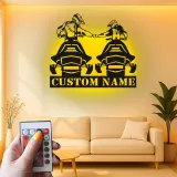 Insegna in metallo personalizzata con coppia di motoslitte e luce LED - Regalo personalizzato per amanti delle motoslitte, decorazione per man cave
