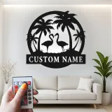 Insegna LED personalizzata con fenicottero | Arte tropicale in metallo su misura | Decorazione con nome per casa al mare | Decorazione murale per coppie