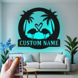 Panneau en métal Flamant Rose personnalisé | Art mural LED tropical | Décor de nom de maison de plage personnalisé | Cadeau décor de coucher de soleil