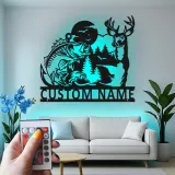 Insegna in metallo personalizzata per caccia e pesca | Decorazione wildlife con luce LED | Arte murale personalizzata con cervo e bass per baita o man cave
