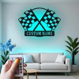 Panneau LED personnalisé drapeaux de course croisés | Décoration murale en métal à damier | Cadeau déco garage personnalisé