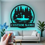 Insegna in metallo personalizzata per kayakista | Insegna LED con scena lacustre personalizzata | Regalo per amanti dell'outdoor | Decorazione per cabin e case al lago
