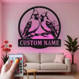 Insegna in metallo personalizzata con coppia di cardinali e luce LED - Regalo per amanti degli uccelli - Decorazione per soggiorno e natura