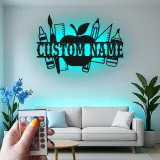 Cartel de nombre de profesor personalizado | Arte mural de metal LED para aula | Decoración personalizada de útiles escolares | Regalo de fin de año para educadores