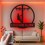 Arte da Parete in Metallo LED per Lineman | Regalo Personalizzato per Elettricista | Insegna con Nome Personalizzata per Garage o Ufficio | Decorazione per Palo Elettrico