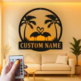 Panneau LED Couple Flamant Rose Personnalisé | Art mural en métal | Décor de maison de plage tropical pour cadeau d'anniversaire