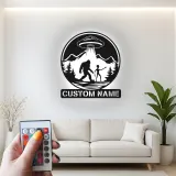 Personalisierte Bigfoot und Alien LED Metall-Wandkunst – Einzigartiges Geschenk für Sci-Fi-Enthusiasten, Man Cave oder Spielzimmer-Dekor