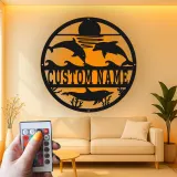 Personalisierte LED-Metall-Wandkunst mit Delfin-Ozeanszene – Geschenk für Strandhaus und Küsten-Wohnzimmer