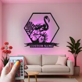 Panneau LED Flamant Rose | Art mural en métal personnalisé | Décor de maison de plage et de salon | Plaque de nom tropical personnalisée