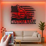 Décoration métallique LED personnalisée d’excavatrice | Panneau prénom avec drapeau américain | Déco d’engin lourd pour garage | Cadeau pour conducteur d’engins