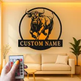 Personalisierte LED-beleuchtete Metall-Wandkunst mit Stier – Geschenk für Ranch-Dekor, Männerraum oder Scheunenwand-Akzent