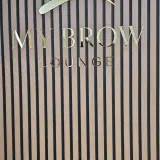 Personalisiertes 3D-Acryl-Schild für Unternehmen | Geschichtetes Logo für Salon & Spa | Modernes Wandkunst für Büros & Kliniken