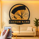 Personalisierte Skydiving LED-Leuchte | Individuelles Metallschild | Beleuchtete Fallschirmspringer-Silhouette | Geschenk für Abenteuerliebhaber