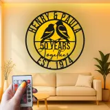 Regalo Personalizzato per il 50° Anniversario | Arte Murale in Metallo LED con Uccelli Amore | Insegna Personalizzata per Coppie per Decorazione Romantica