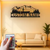Décoration murale LED en métal pour pêcheur personnalisée | Plaque au prénom du pêcheur pour maison de lac | Cadeau pour amateur de plein air