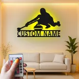 Insegna in metallo personalizzata con luce LED a tema giocatore di curling regalo per appassionati di curling decorazione per sala giochi