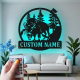 Décoration murale en métal personnalisée avec un bison en forêt, rétroéclairage LED, cadeau de faune personnalisé pour les amoureux de la nature, décoration de cabane