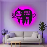 Insegna in metallo personalizzata con bradipo e luce LED - Regalo personalizzato per amanti degli animali, decorazione per nursery o camera dei bambini