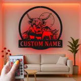Insegna in metallo LED Highland Cow personalizzata | Arte da ranch personalizzata | Decorazione moderna per la casa per regalo di famiglia