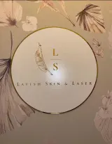 Cartel redondo de acrílico con respaldo de metal | Logotipo mural personalizado para salón y estudio | Señalización premium con nombre de negocio