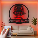 Panneau Mécanicien Crâne Personnalisé | Décoration Murale en Métal Rétroéclairée pour Garage | Décor de Atelier Personnalisé | Cadeau Réparation Auto