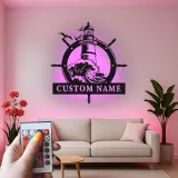 Insegna in Metallo Personalizzata con Faro | Arte Nautica da Parete con LED | Decorazione per Casa Costiera e Regalo per Casa al Mare
