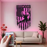 Insegna in metallo LED personalizzata con cervo e bandiera americana - Regalo per cacciatori - Decorazione per cabine rustiche