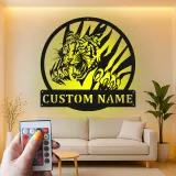 Insegna in metallo Tigre Ruggente | Arte Murale LED Personalizzata per Fauna Selvatica | Decorazione con Nome Personalizzato per Ufficio, Man Cave o Garage