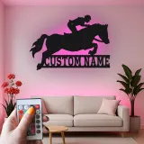 Art mural en métal LED de saut d'obstacles | Panneau équestre personnalisé | Cadeau de nom personnalisé pour amoureux des chevaux et cavaliers