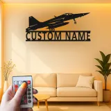 Personalisierte LED-Metall-Wandkunst mit Kampfjet – Luftfahrtgeschenk für Piloten, Hobbyraum oder Büro