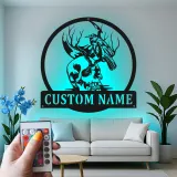 Insegna LED gotica con corvo e teschio | Arte murale in metallo personalizzata | Regalo horror personalizzato e arredo per man cave