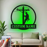 Arte da Parete in Metallo LED per Lineman | Insegna Personalizzata per Lavoratore di Pubblica Utilità | Regalo Personalizzato per Elettricista per Garage | Decorazione per Man Cave