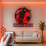 Cartel de metal personalizado de jugadora de fútbol femenino con luz LED, regalo personalizado para aficionados al fútbol, decoración para sala de juegos