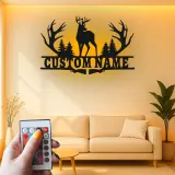 Personalisierte LED-Metall-Wandkunst mit Hirschgeweih – Geschenk für Jäger, rustikale Hüttendeko