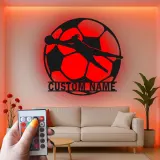 Letrero metálico personalizado de portero | Arte mural LED de fútbol | Decoración con nombre del jugador para habitación infantil | Regalo deportivo moderno