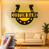 Panneau de Fer à Cheval Personnalisé | Art Métallique LED pour Grange & Ranch | Décor Équestre Personnalisé | Lumière Accent de Ferme Rustique