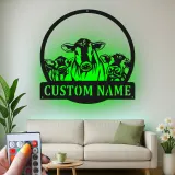 Personalisierte Kuhfamilie LED-beleuchtete Metall-Wandkunst – Bauernhof-Geschenk für Landwirte, rustikale Küche oder Scheunendeko