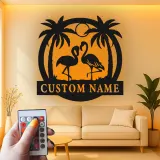 Insegna in metallo con fenicottero personalizzata e LED | Decorazione tropicale per casa al mare | Arte murale con nome per patio e soggiorno