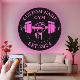 Insegna palestra personalizzata con luce LED | Decorazione murale in metallo personalizzata per home gym | Logo weightlifting per appassionati di fitness