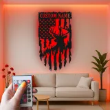 Insegna in metallo LED personalizzata con cervo e bandiera americana - Regalo per cacciatori - Decorazione per cabine rustiche