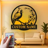 Décoration murale en métal personnalisée avec lumière LED cardinal et fleurs